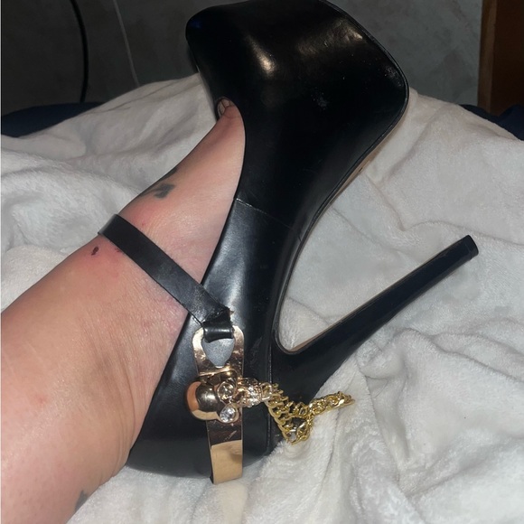 Ziginy Black Gold Skull Chain Platform Heel - Picture 8 of 9